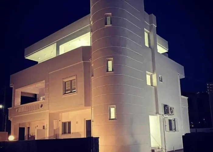 White Dome Apartment I